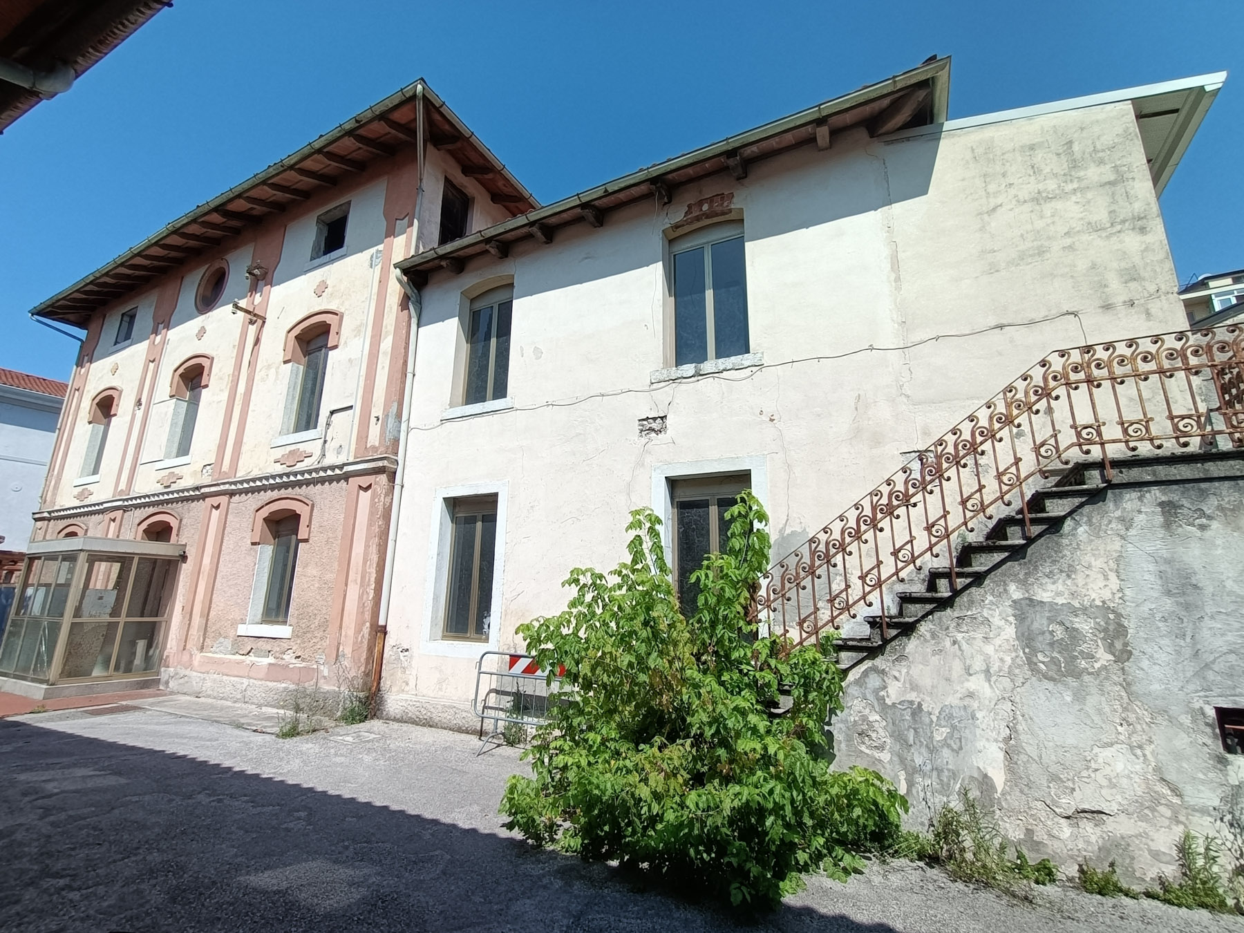 Ristrutturazione ex palazzina vvff